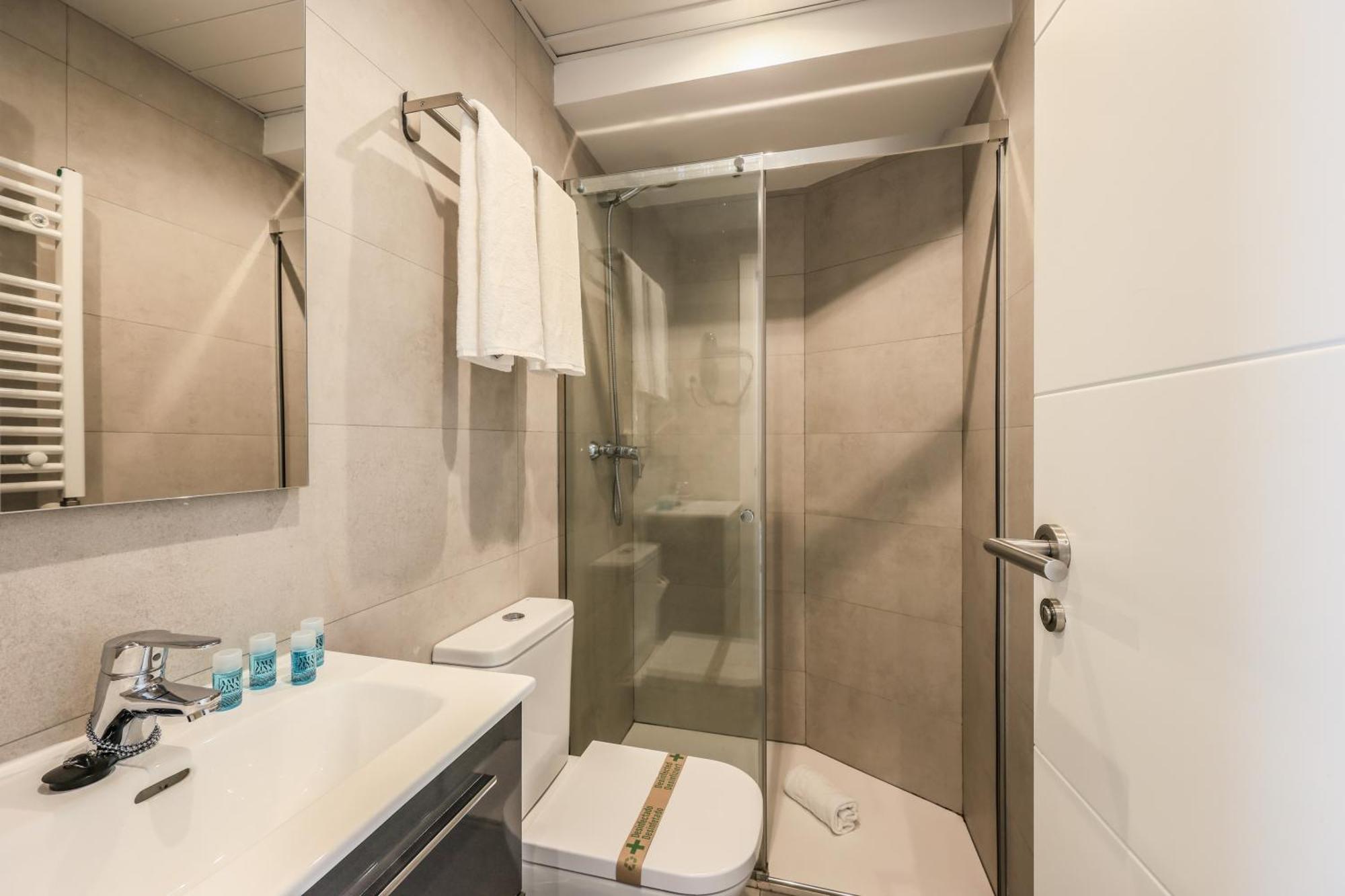 Amazinn Places Blasco De Garay 102 マドリード エクステリア 写真