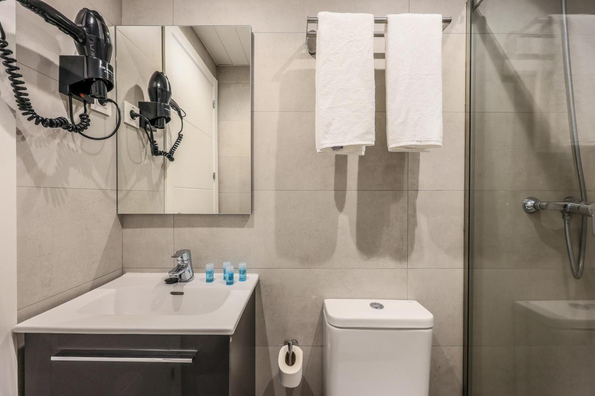 Amazinn Places Blasco De Garay 102 マドリード エクステリア 写真
