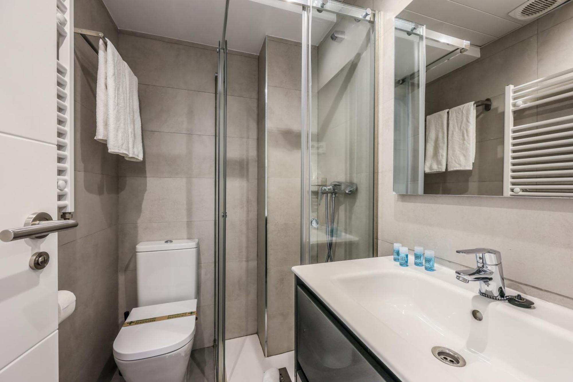 Amazinn Places Blasco De Garay 102 マドリード エクステリア 写真